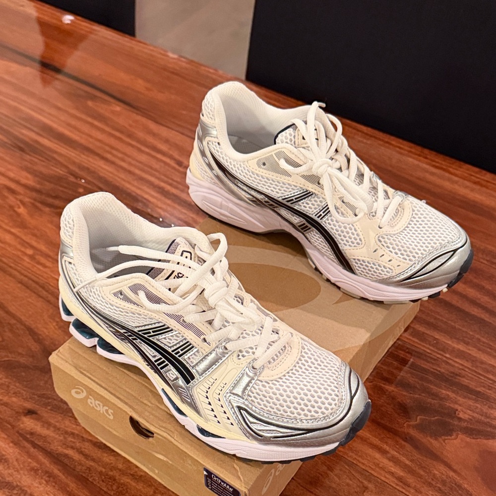 ASICS Gel-Kayano 14